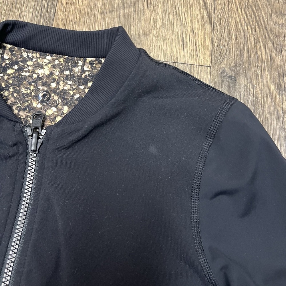 Lululemon Reversible Party Bomb Jacket Women's Size S/M Black Gold NYE Exclusive - Picture 5 of 10